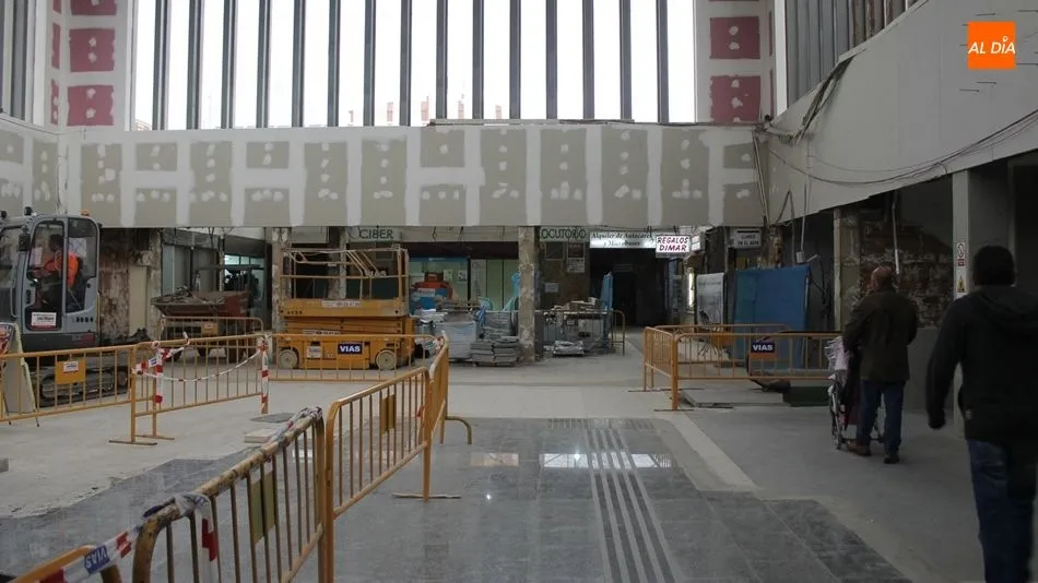 Imagen de las obras en la zona de oficinas y taquillas que se están realizando estos días en la estación de autobuses