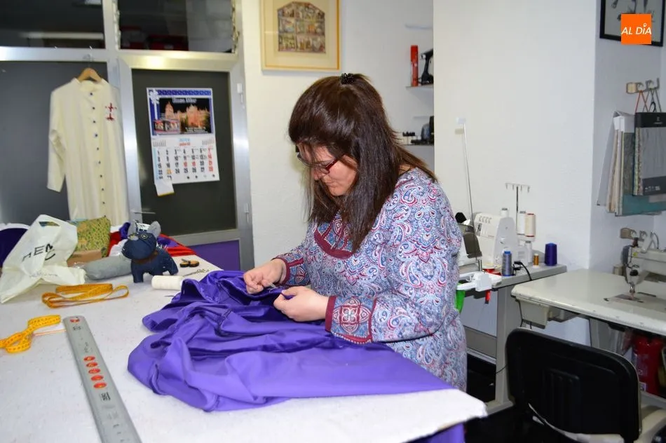 Ángela Hernández, gerente de Artesanía Puente Romano | FOTOS: Ángel Merino