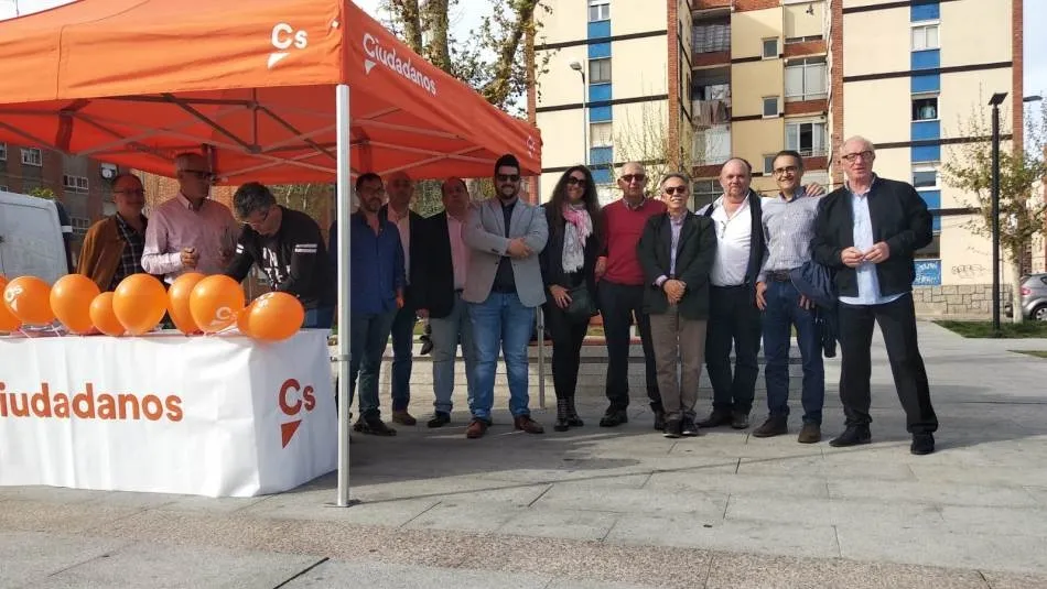 Los candidatos de Cs al Congreso y al Senado, en el parque de Garrido