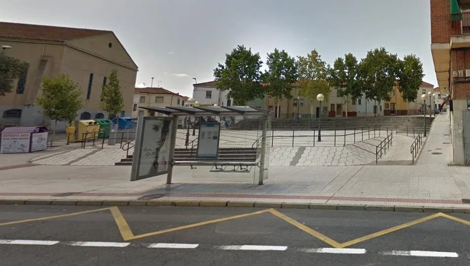 Plaza de la Iglesia en el barrio de Pizarrales. Foto Google Maps