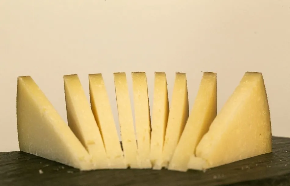 Los quesos amparados bajos la Marca de Garantía Queso Arribes de Salamanca van identificados con el logotipo de la Marca de Garantía