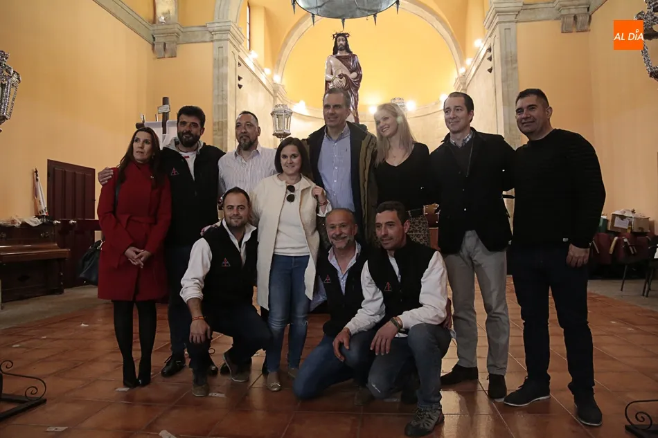 Visita del secretario general de VOX a la Hermandad del Vía Crucis. Foto: Alejandro López