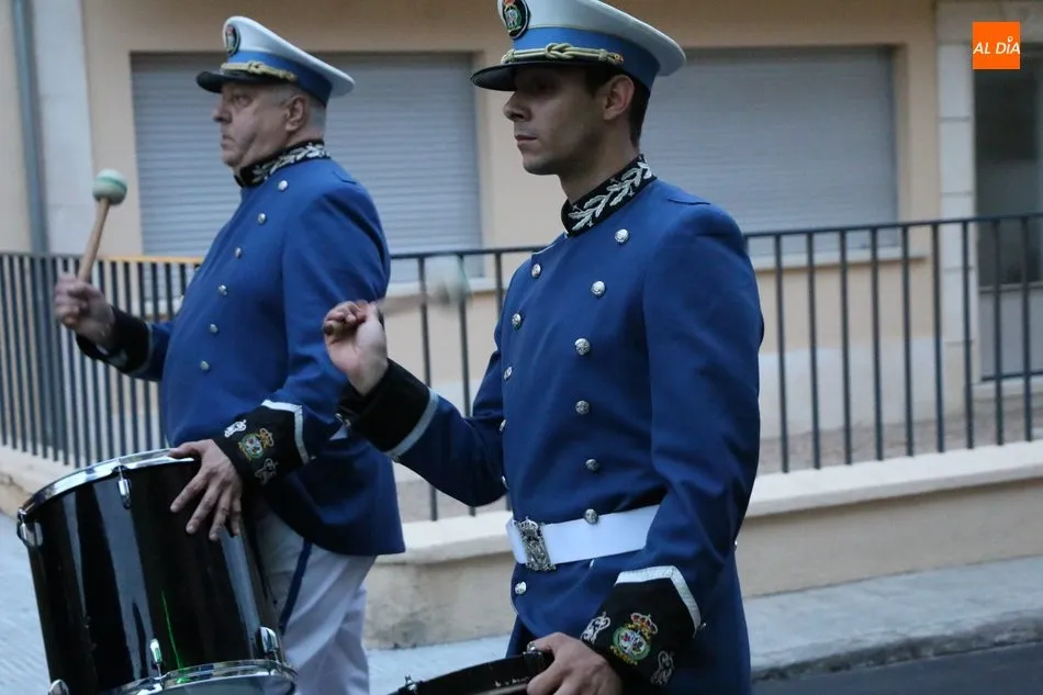 La procesión del Santo entierro cautiva a cientos de personas en Vitigudino  