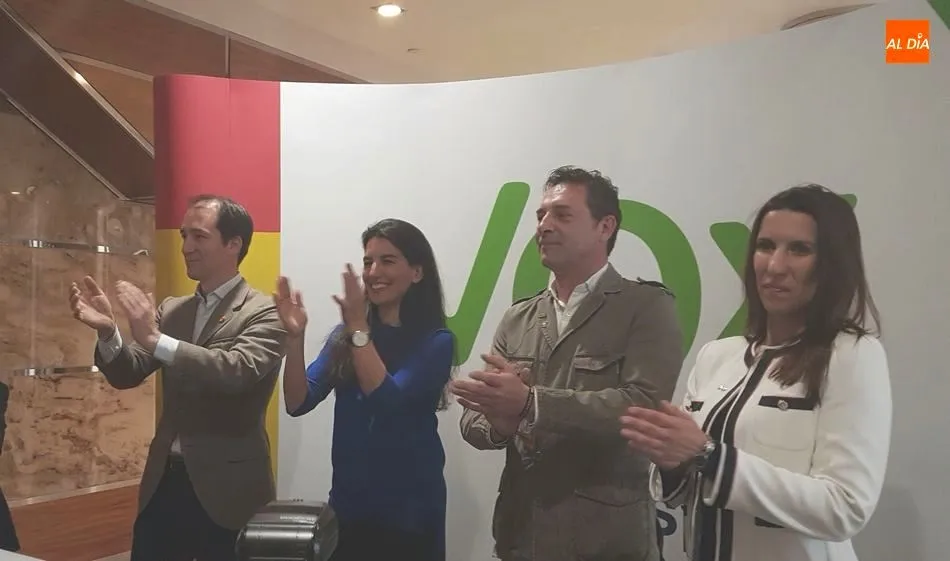 Ena María Pérez (dcha.) y Rafael Revert, junto a Marta Monasterio y Víctor González