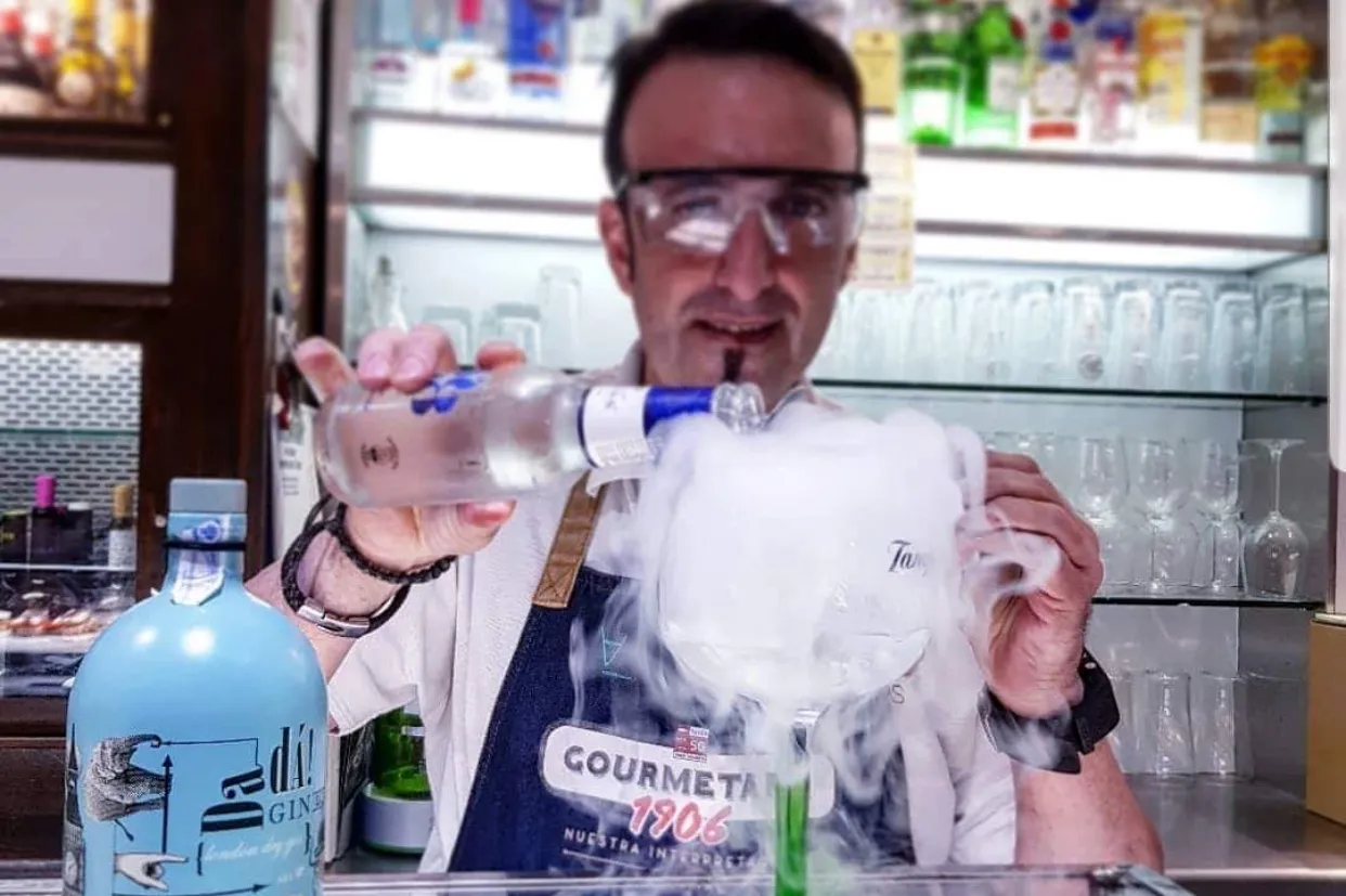 Teo Marcos nos acerca hasta los comienzos del gin tonic