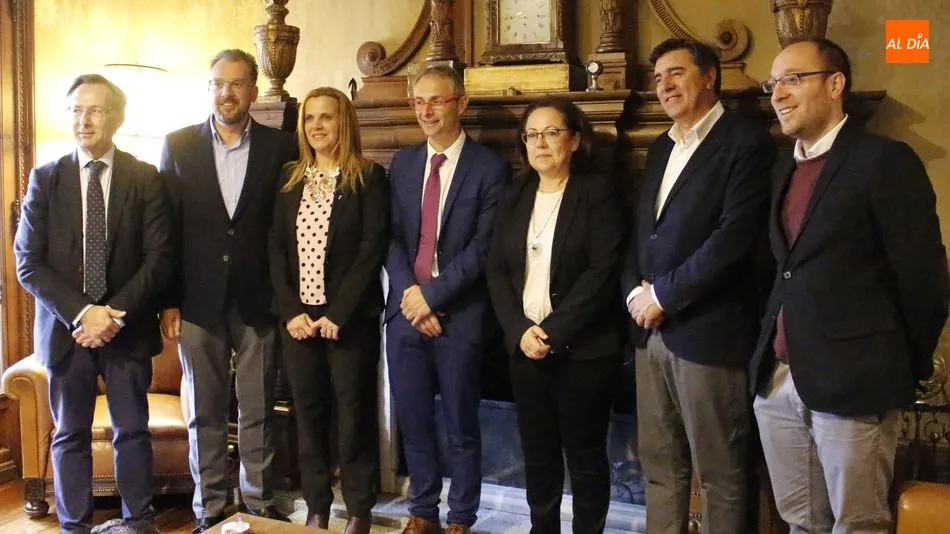 Candidatos del PP al Congreso y al Senado en el Rectorado de la USAL, junto a Ricardo Rivero. Foto de Elena López