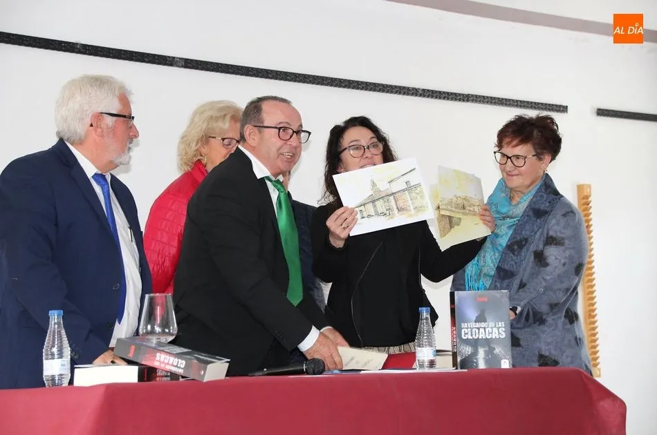 Juanin estuvo arropado por los vecinos y las autoridades municipales de Galinduste