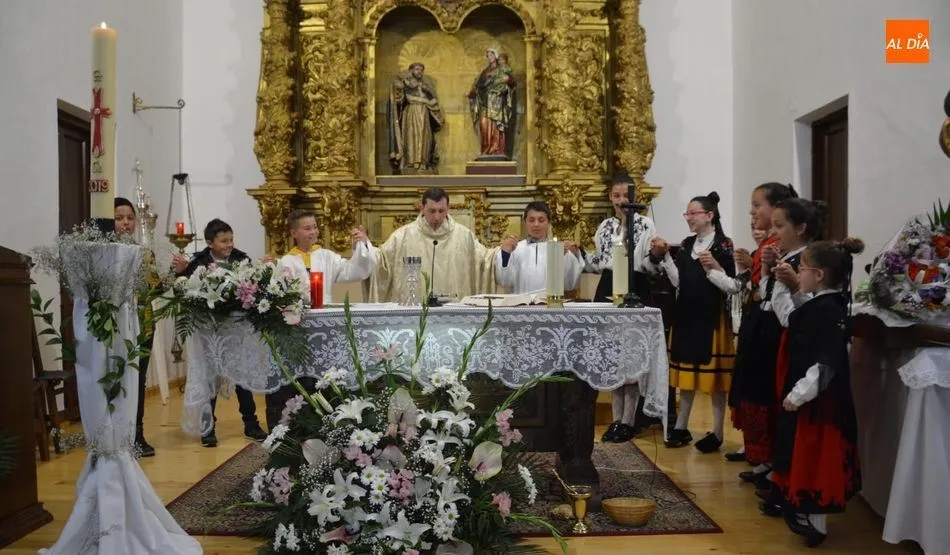 Celebración religiosa dedicada a San Marcos en la iglesia de Doñinos de Salamanca. Foto de Lydia González