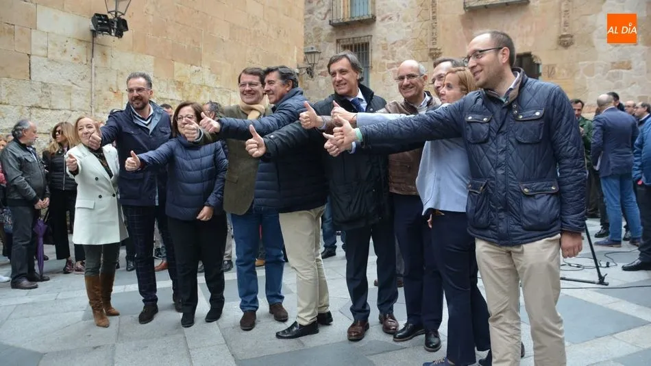 El PP de Salamanca ha cerrado la campaña con una acto en la plaza de San Benito. Foto de Lydia González
