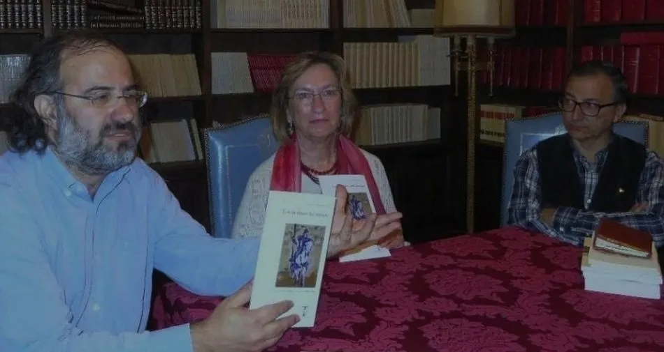 Alencart, Barroso y Miguel Elías, con el libro (foto de j. Alencar)