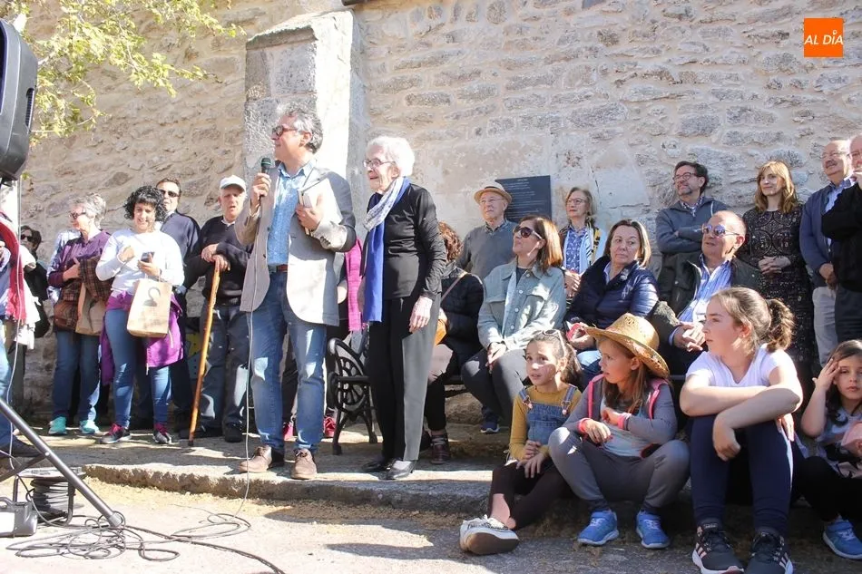 Paseo literario con Ida Vitale, Premio Cervantes 2018, en Juzbado.