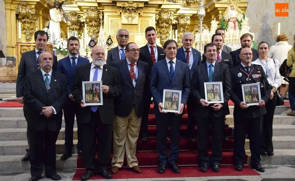 Algunos de los homenajeados en esta celebración del 75 aniversario de la Hermandad Dominicana