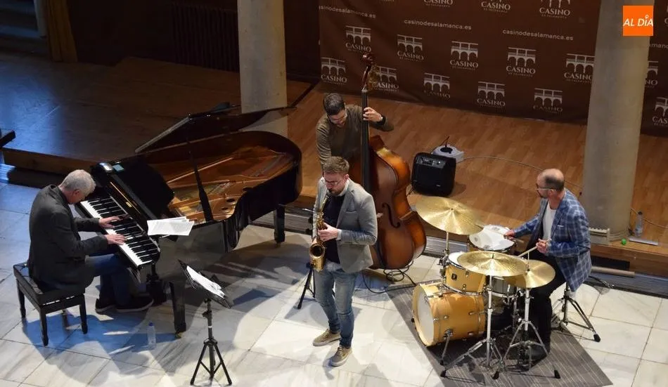 Concierto en el Casino de Germán Kucich, Roberto Nieva, Chuchi García y Juanma Barroso. Foto de Eva Fernández