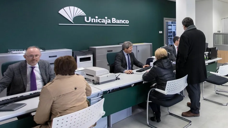 Unicaja Banco es una entidad financiera con una contrastada solidez financiera y una trayectoria de negocio centenaria