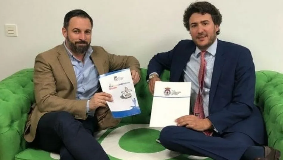 Santiago Abascal y Ángel López Maraver en el momento de hacer público el fichaje de este último