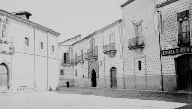 La plaza de San Boal y el palacio del Marqués de Almarza