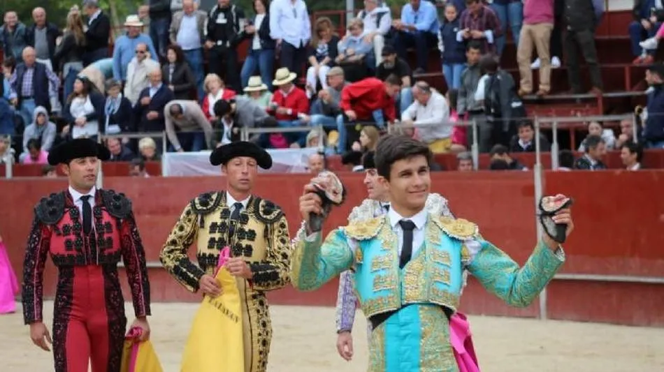 Manuel Diosleguarde pasea las dos orejas en Las Matas