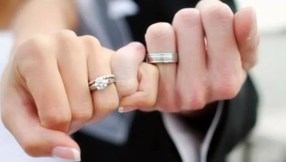 Oficiar bodas civiles, uno de los trabajos que desempeña el Juez de Paz