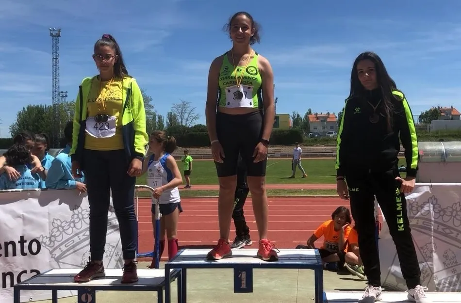 Cristina Santos lograba la medalla de plata de categoría cadete femenino en disco, además del bronce en peso