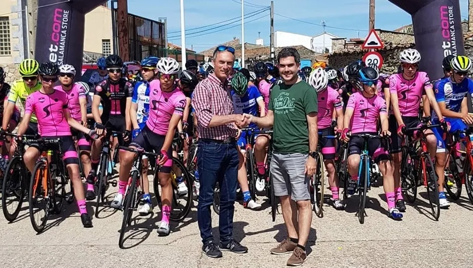 Lale Cubino y Benjamín Cuasdrado momentos antes de dar la salida / CDC PROMESAL