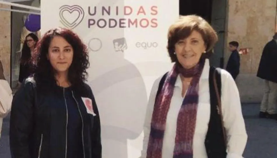 Sara Blanco, candidata de Podemos-Equo a las Cortes de Castilla y León, por Salamanca, junto a Isabel Muñoz, procuradora regional de esta formación