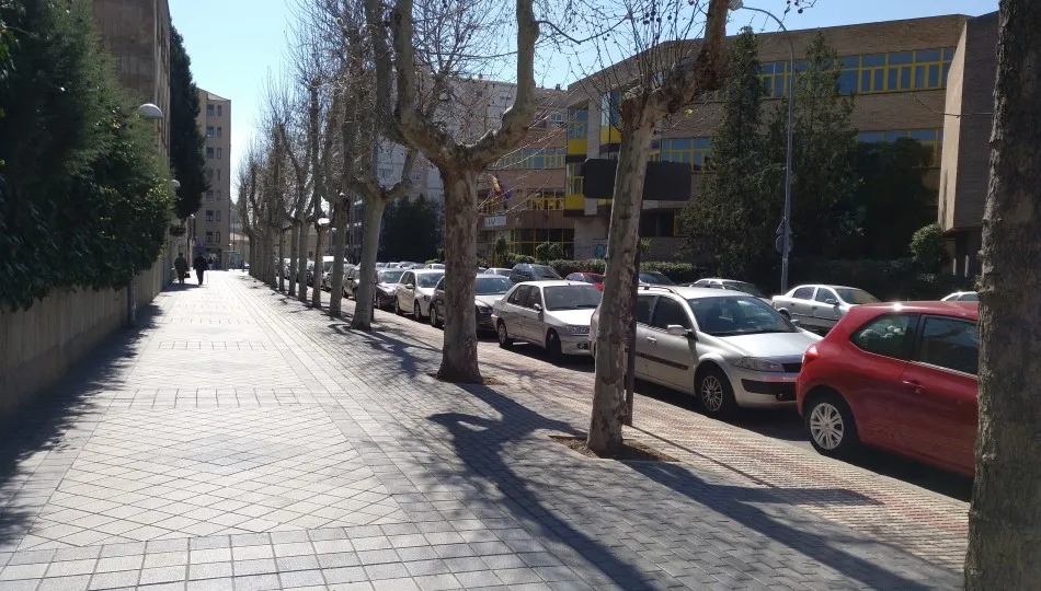 Avenida Filiberto Villalobos, junto al Colegio Mayor El Carmelo