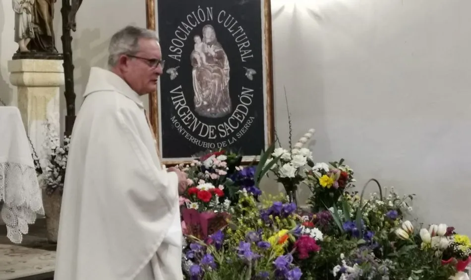 Ofrenda floral a la Virgen de Sacedón en Monterrubio de la Sierra