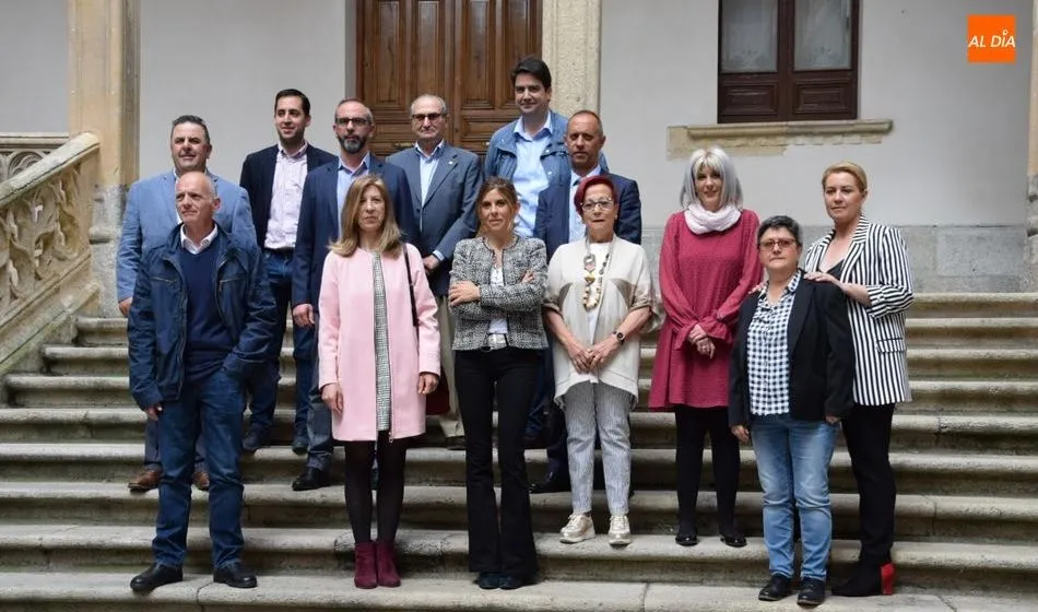 Responsables de la Diputación y de las empresas colaboradoras en este programa social. Foto de Eva Fernández