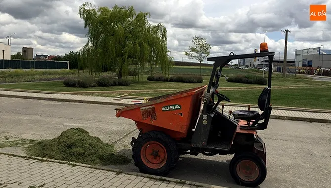El Ayuntamiento de Peñaranda ha contratado tres jardineros para reforzar el cuidado de las zonas verdes