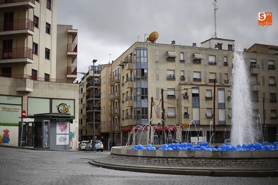 El Barrio del Oeste se suma un año más a la celebración del Día Mundial del Cáncer de Ovario