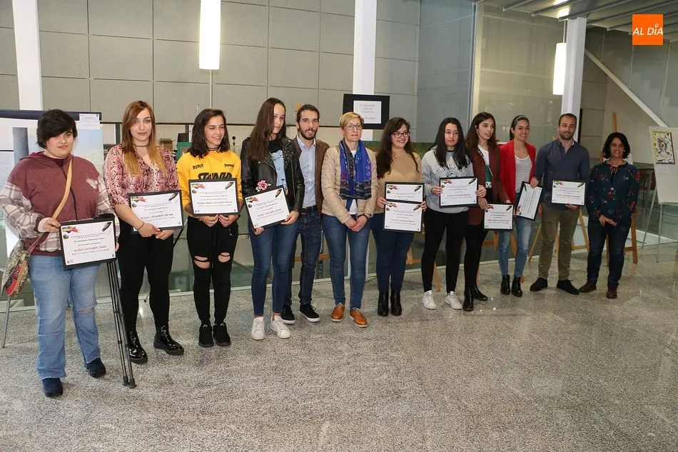 Foto de familia con todos los ganadores y accésit del certamen
