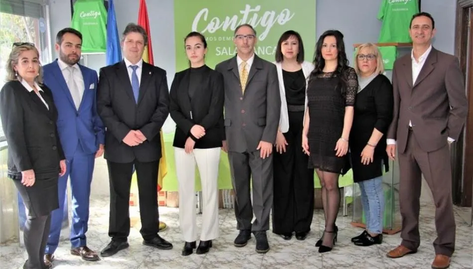 Principales candidatos de Contigo Somos Democracia en Salamanca liderados por Antonio Jiménez Rodriguez (3º por la izquierda) que concurren a las elecciones municipales, autonómicas y europeas