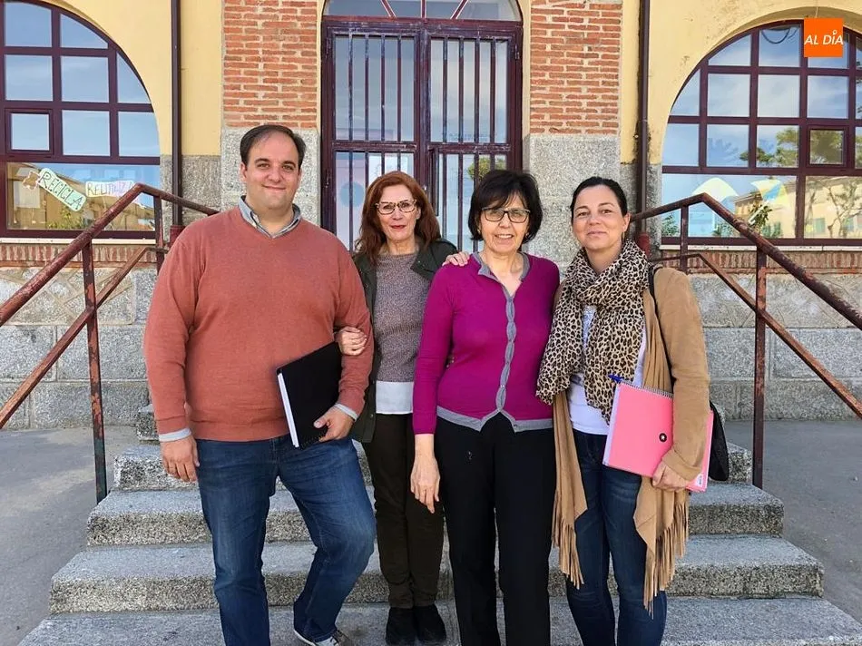 Roberto Martín se reúne con el personal de los colegios para plantear mejoras