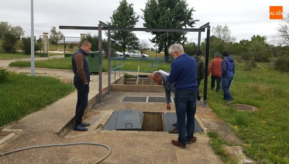 Momento de la visita a las instalaciones de  la depuradora