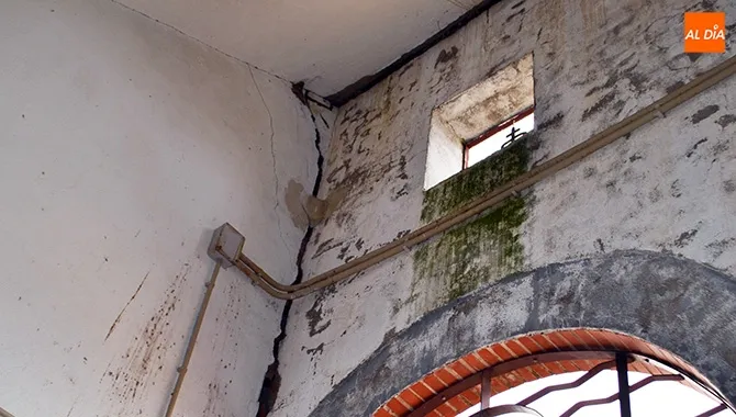 Preocupación por la situación que presenta la plaza de toros de Macotera inagurada en 1.999