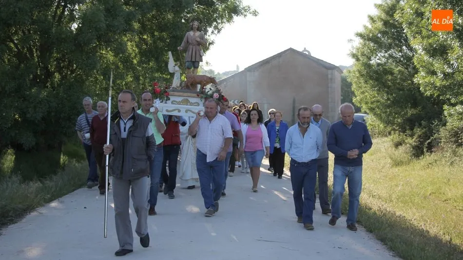 El Santo salía en procesión desde la ermita del Humilladero para la bendición de los campos / MARIBEL