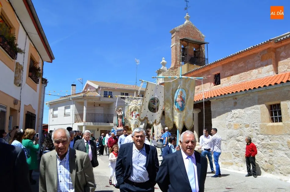 Procesión en el día grande las fiestas patronales de Aldearrodrigo. Fotos: Ángel Merino