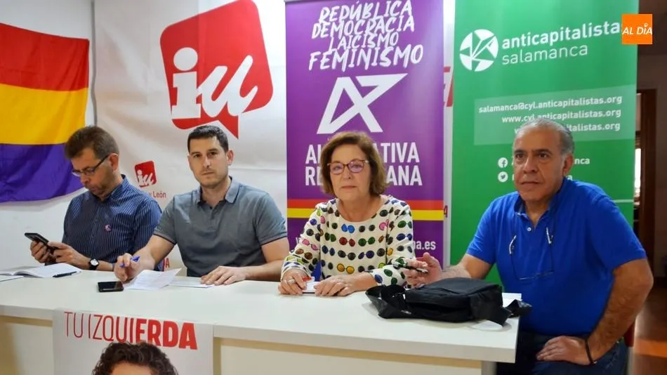 Miguel Rodero, segundo por la izquierda, cabeza de lista de la candidatura autonómica en Salamanca de Castilla y León En Marcha. Foto de Lydia González