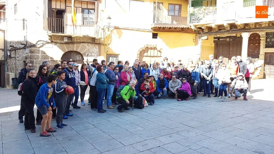 Más de un centenar de personas disfrutan de la Ruta de los Frutos de la Tierra