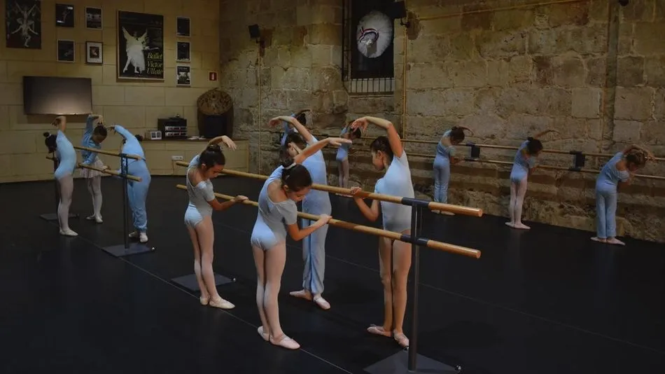 Alumnos de la Escuela de Danza Entrepasos. Foto: Entrepasos