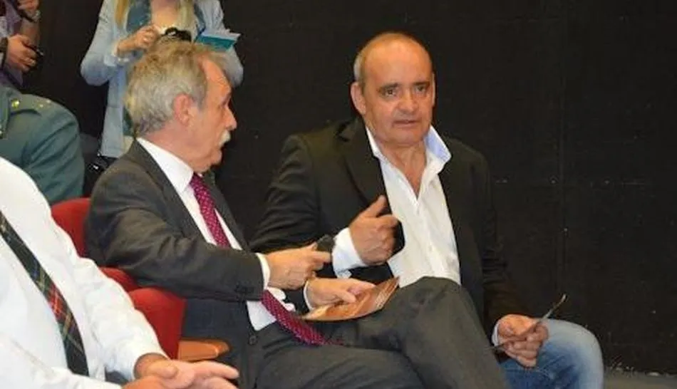 José Manuel Baltuille y el alcalde de Villamayor, Manuel Gago