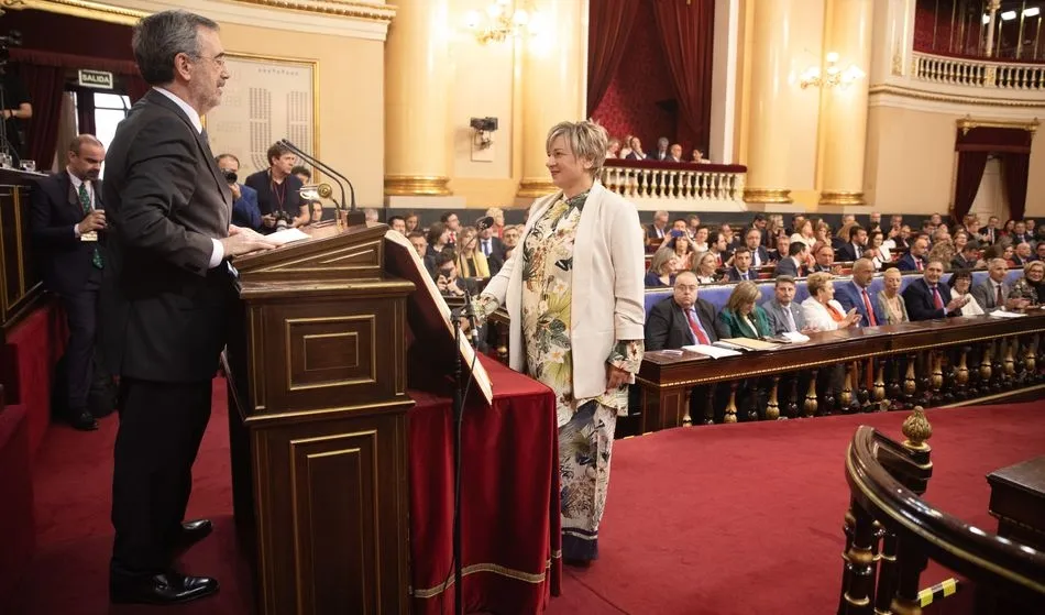 Elena Diego adquiere su condición plena de senadora tras prometer acatar la Constitución ante el Pleno de la Cámara Alta