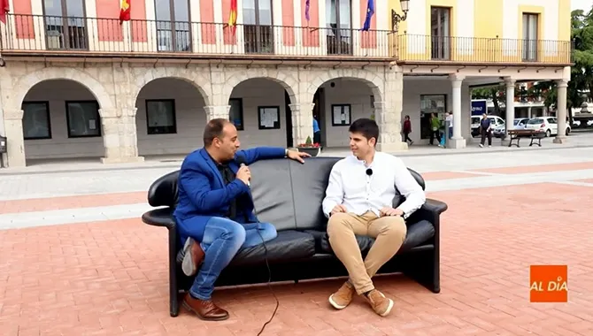 Ángel Tejeda, candidato de Peñaranda en Común, durante su entrevista con Salamancartv