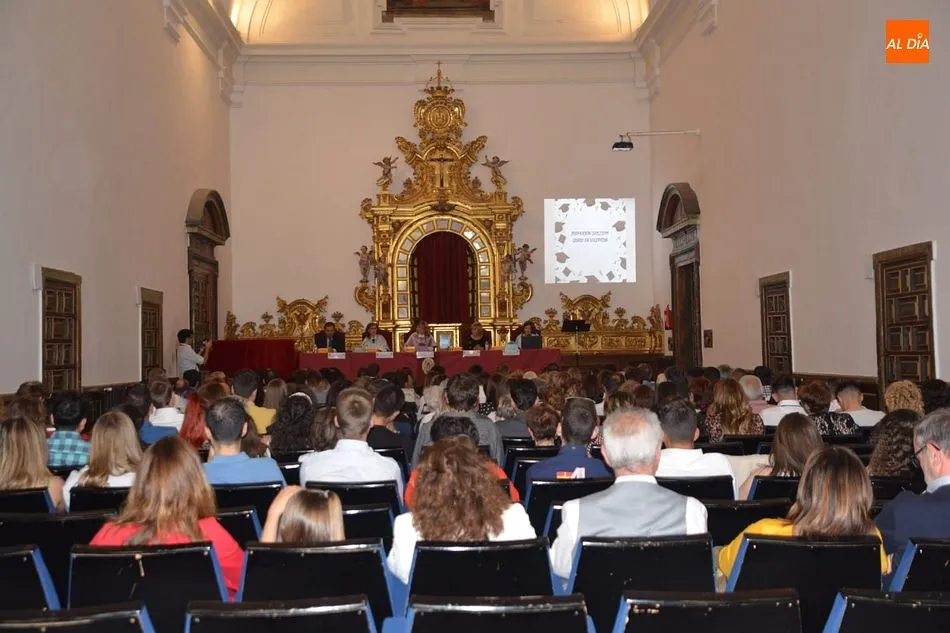 Los alumnos de último curso de Logopedia celebran su graduación
