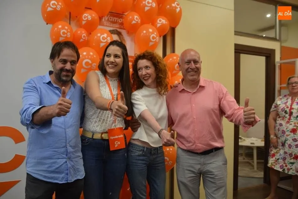 Ana Suárez, junto a los otros tres concejales logrados por Ciudadanos