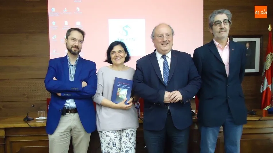 Participantes en la presentación del nuevo libro de la profesora Eugenia Torijano