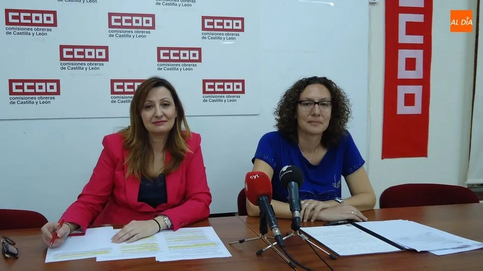 Carmen Mascaraque y Laura Mayo, en la sede de CCOO Salamanca