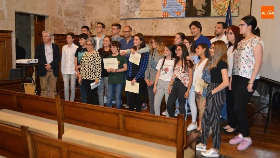 Foto de los finalistas y ganadores del concurso Tú y tus vecinos. Foto de Carlos Cuervo