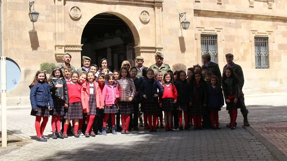 Los alumnos aprendieron y compartieron muchas experiencias con los soldados