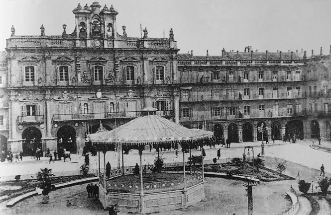 El templete de la Plaza Mayor en los años 20